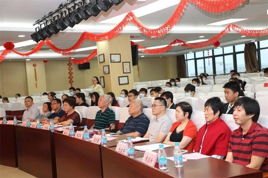 探索新知,尽在漂洋过海,来看你的歌名是啥?-有问必答平台