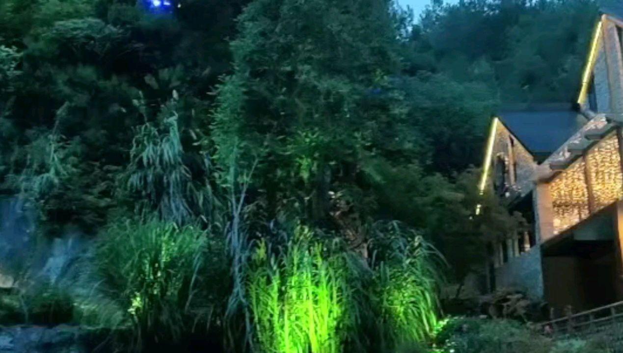 漂亮女孩怎么能不受到排挤？